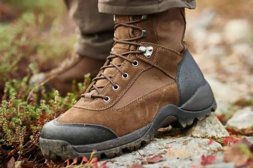 best hiking boots for snake protection